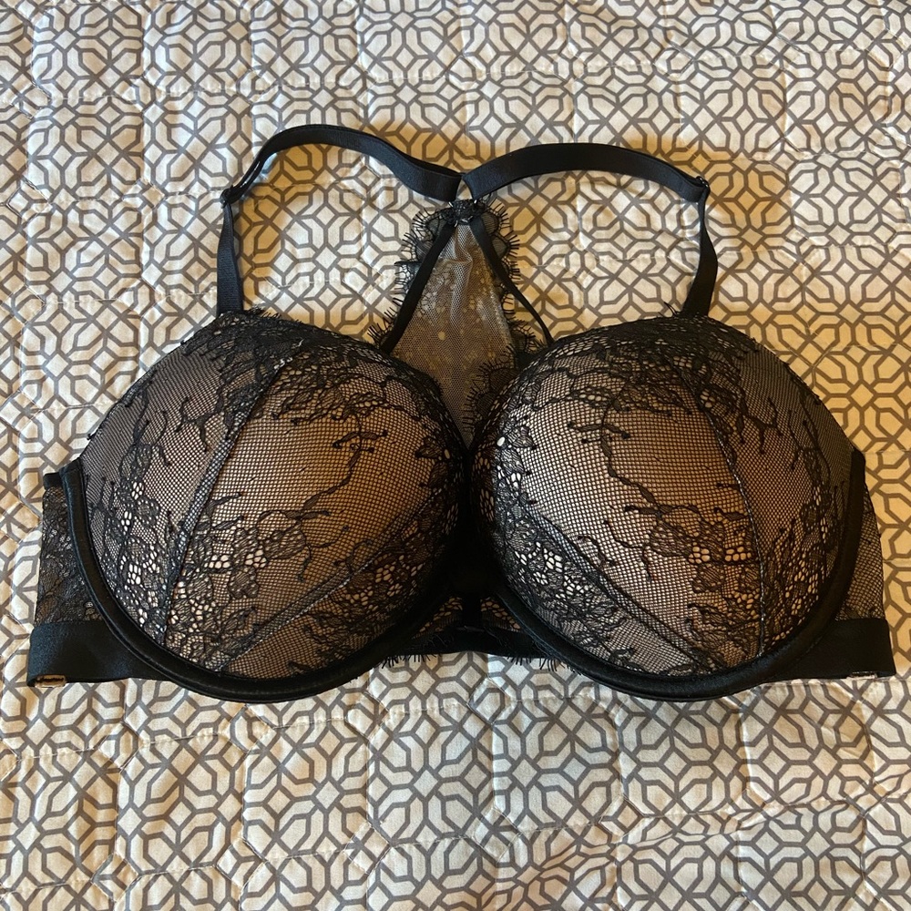 Never worn 36 C VS Bombshell Push-up